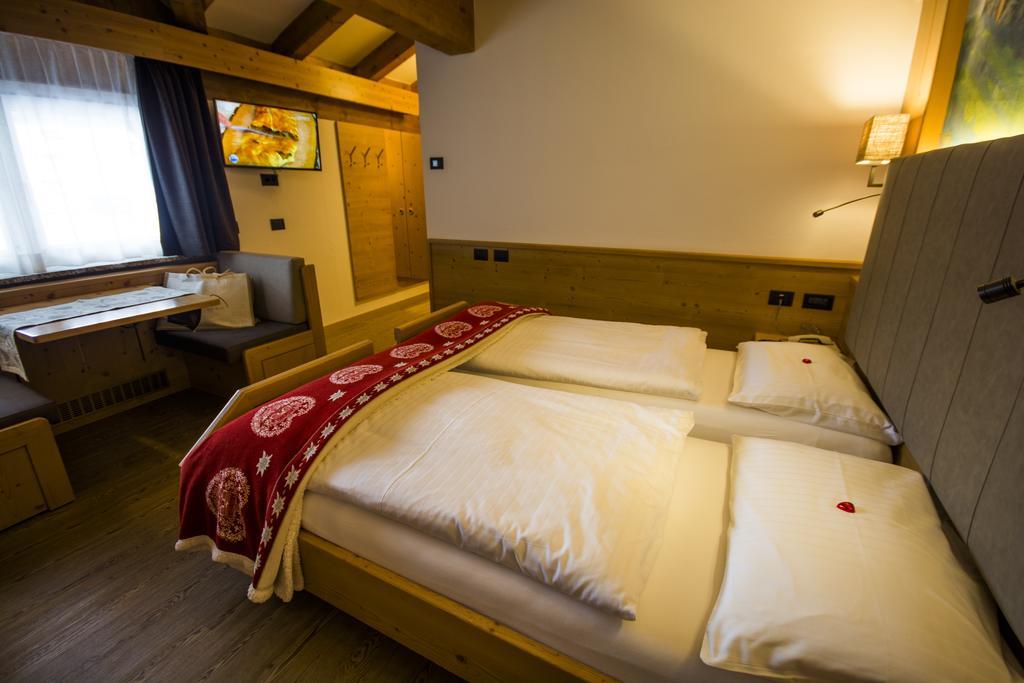 Hotel Cirelle Suite & Spa Canazei Exterior foto